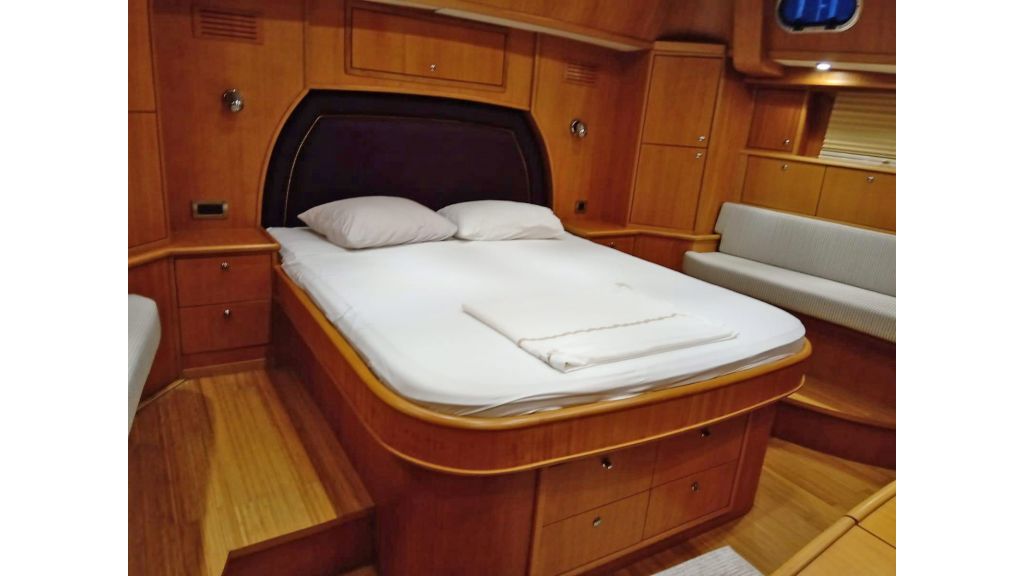 Luxury 2 Cabins Sailing Yacht (13)