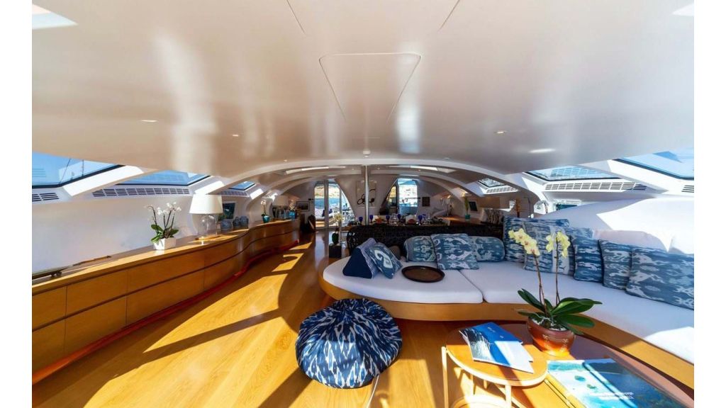 Adastra Luxury Motor Yacht (26)