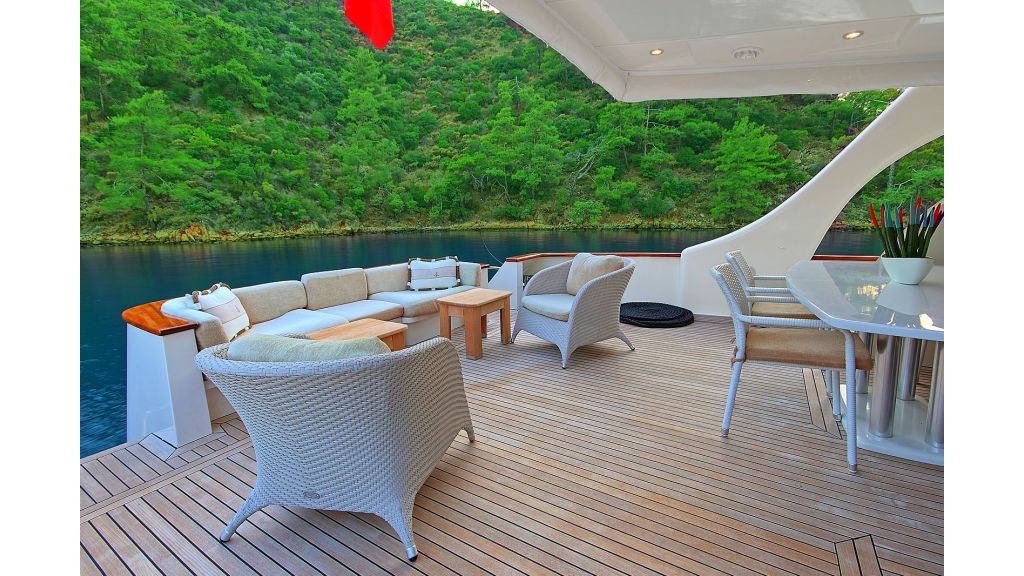 Blanco Luxury Motor Yacht (35)