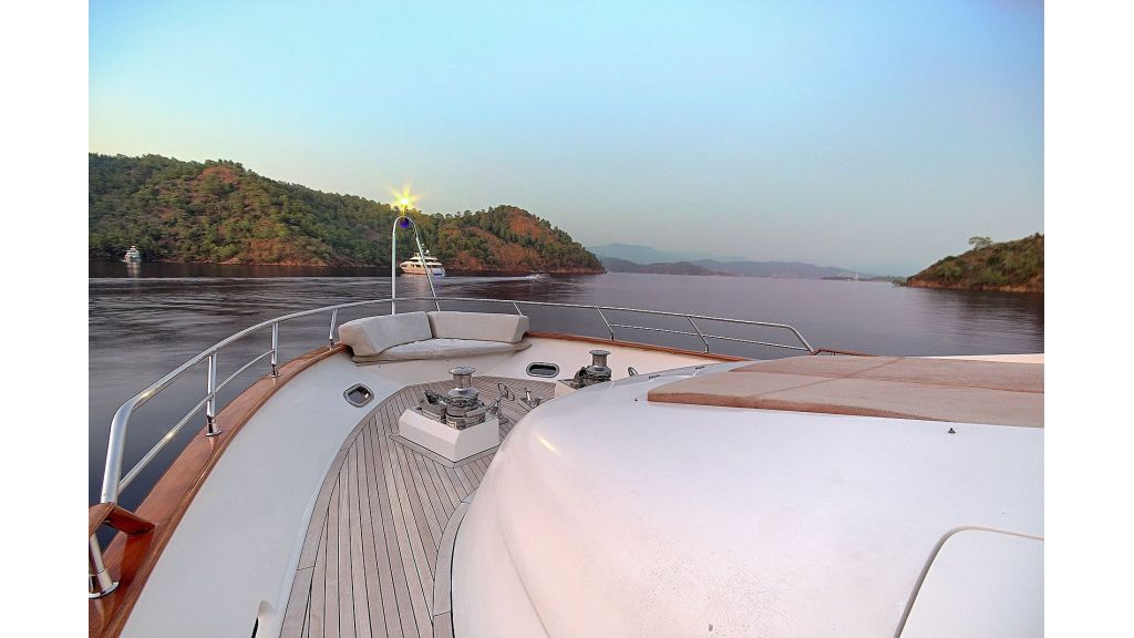 Blanco Luxury Motor Yacht (41)