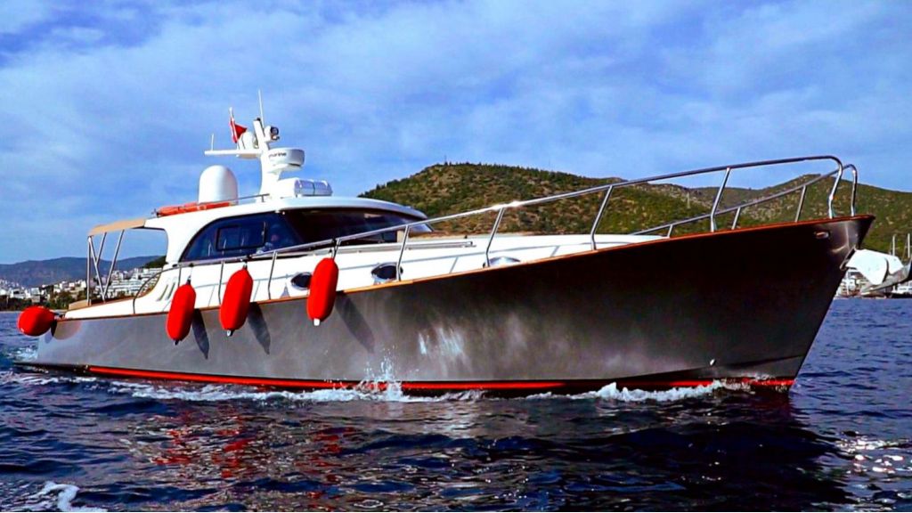beautiful lobster motor yacht (2) - master