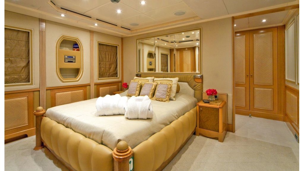 Luxury 50m Aluminum Yacht (19)