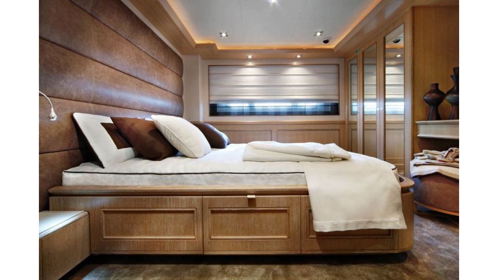 Luxury Yacht Rubeccan (15)