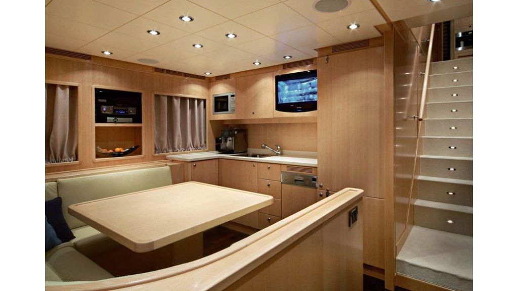 Luxury Yacht Rubeccan (24)