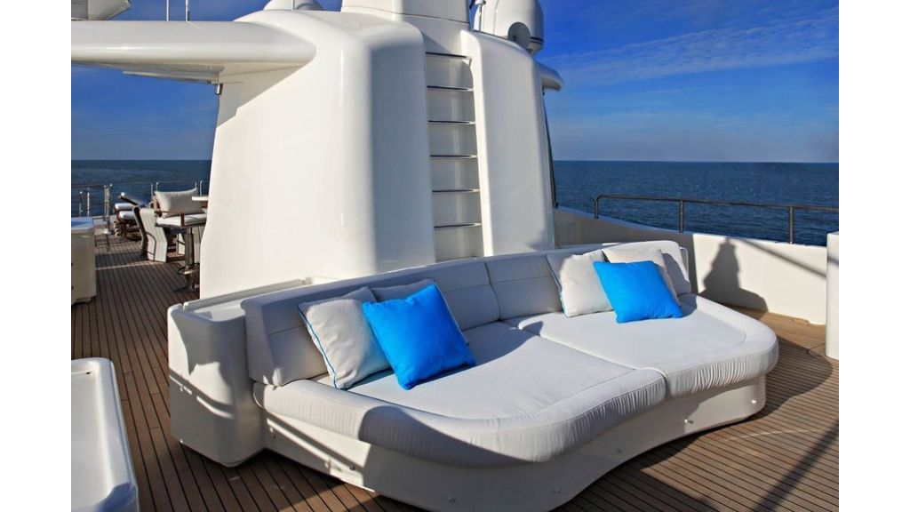 Luxury Yacht Rubeccan (37)
