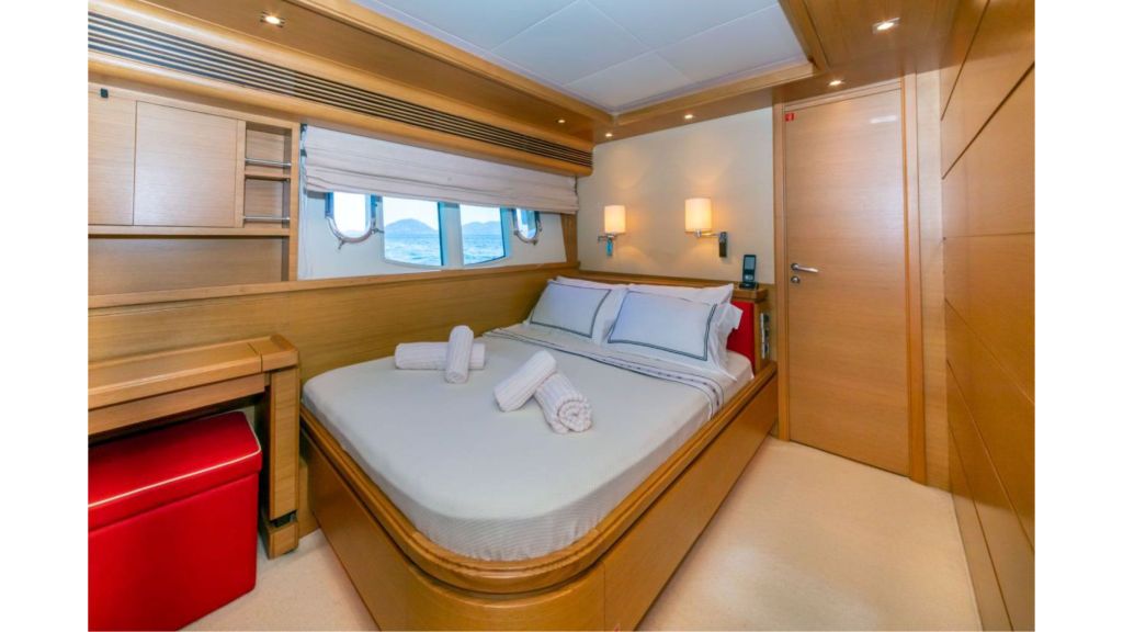 Luxury Motor Yacht Funda D (14)