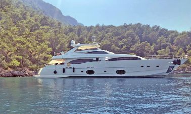 Luxury Motor Yacht Funda D