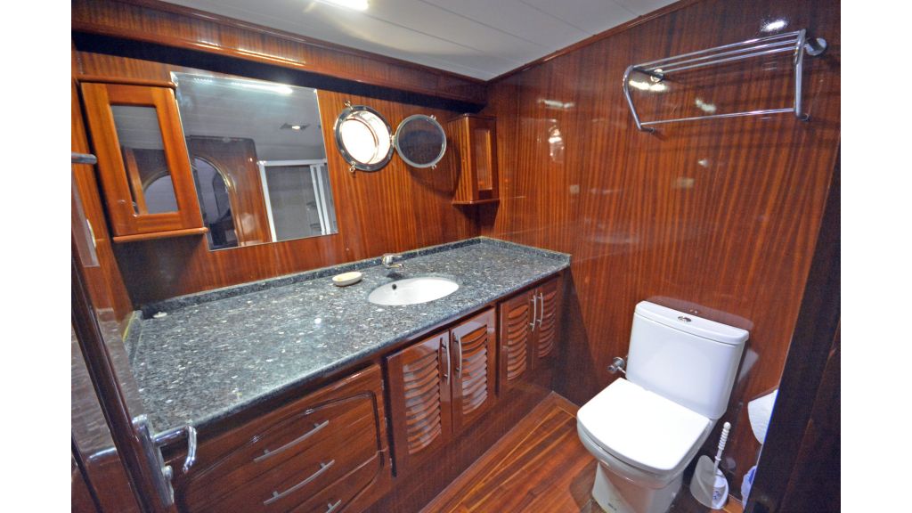 5 Cabins Transom Gulet (43)