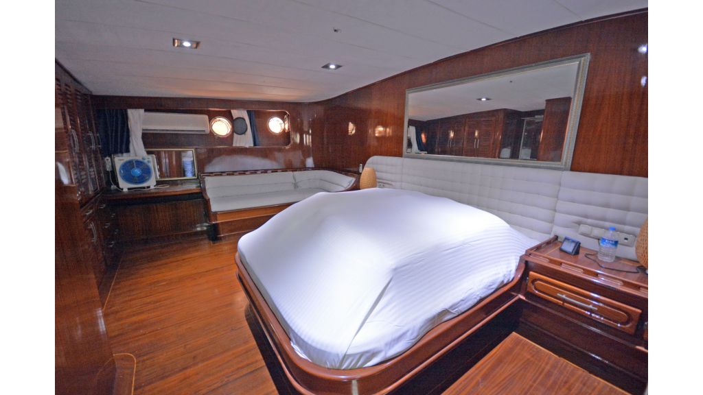 5 Cabins Transom Gulet (45)