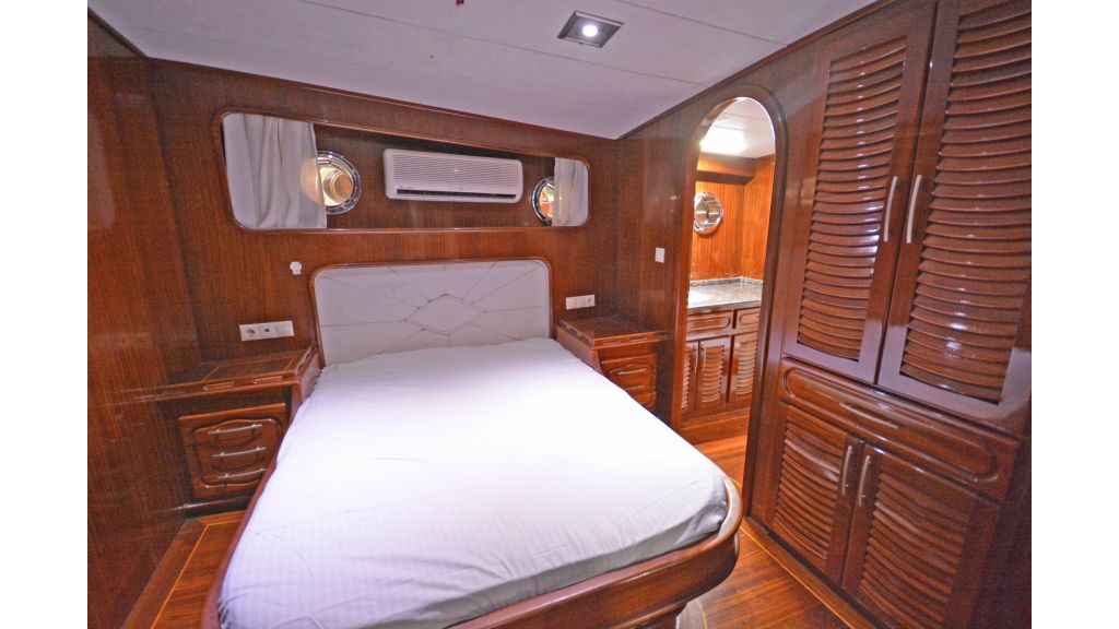 5 Cabins Transom Gulet (51)