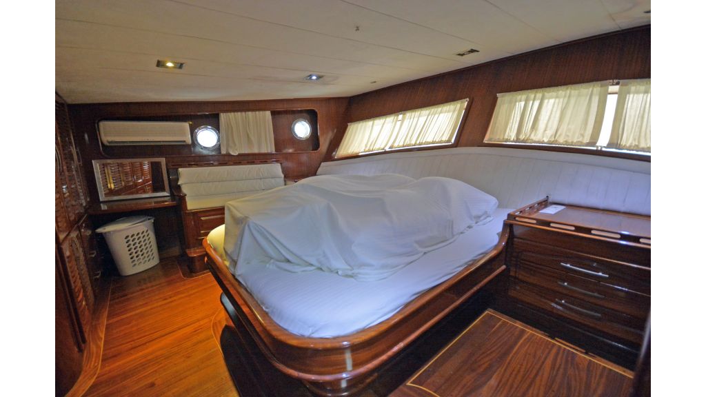 5 Cabins Transom Gulet (57)