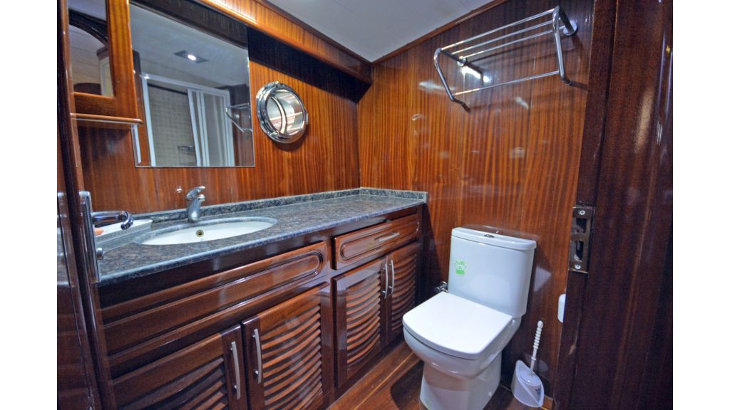 5 Cabins Transom Gulet (58)