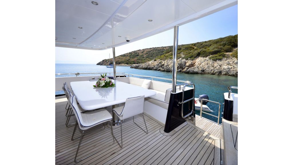 Navetta Style Motor Yacht (2)