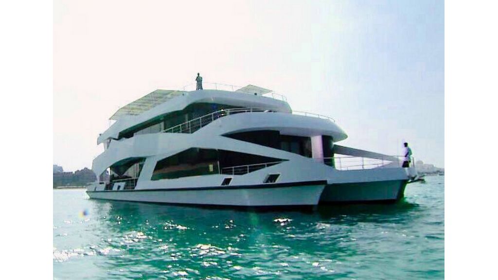 Luxury Floating House (9)