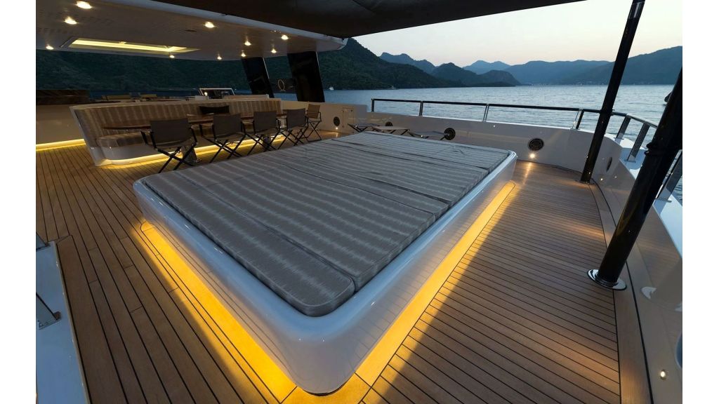 Aquarius Luxury Yacht