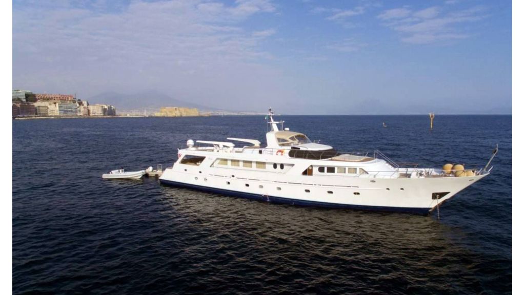 Benetti 35m Motor Yacht (2)