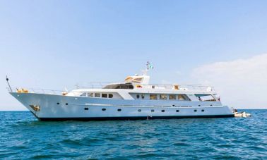 Benetti 35m Motor Yacht