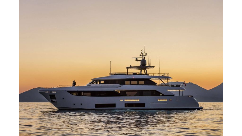 Ferretti Navetta 33m Motor Yacht (3)