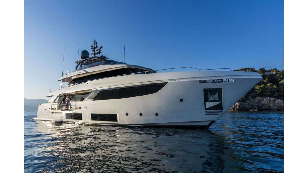 Ferretti Navetta 33m Motor Yacht