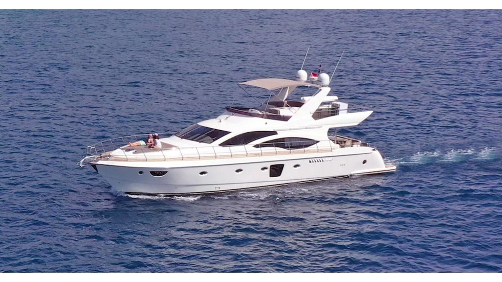 Motor Yacht Bormus master.