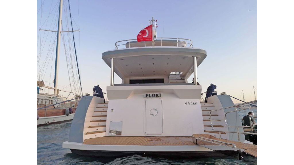 Explore motor yacht Floki (4)