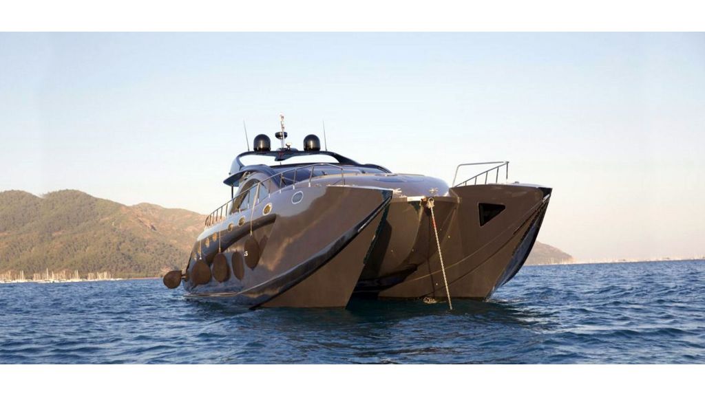 Klas-luxury-power-catamaran
