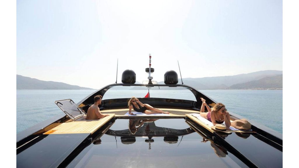 Klas luxury power catamaran (1)