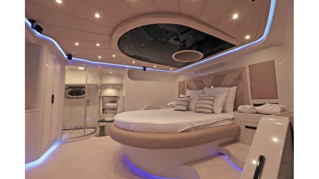 Klas luxury power catamaran (17)
