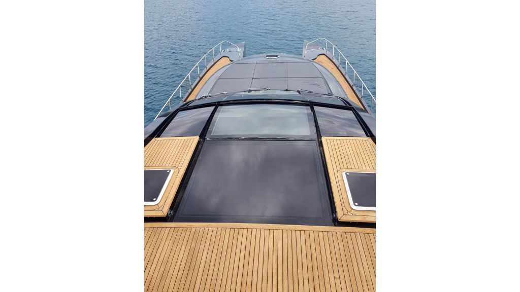 Klas luxury power catamaran (2)