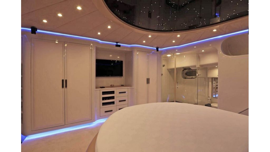 Klas luxury power catamaran (22)