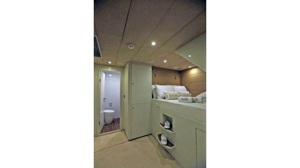 Klas luxury power catamaran (23)
