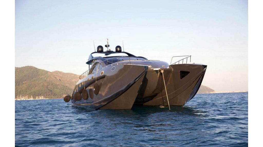 Klas luxury power catamaran (7)