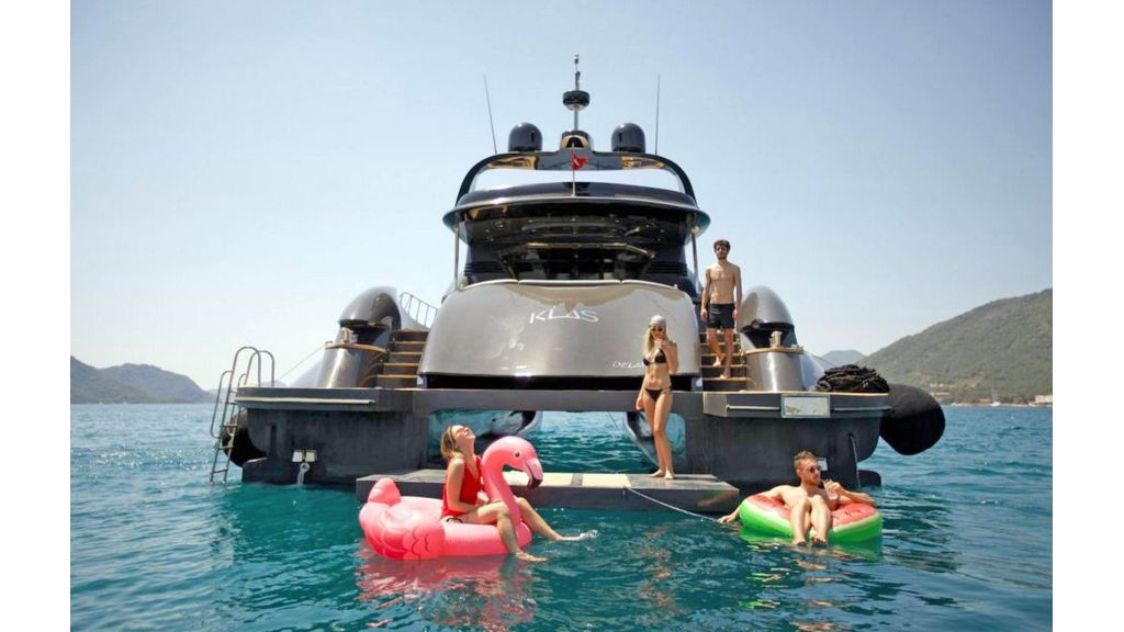 Klas luxury power catamaran (8)