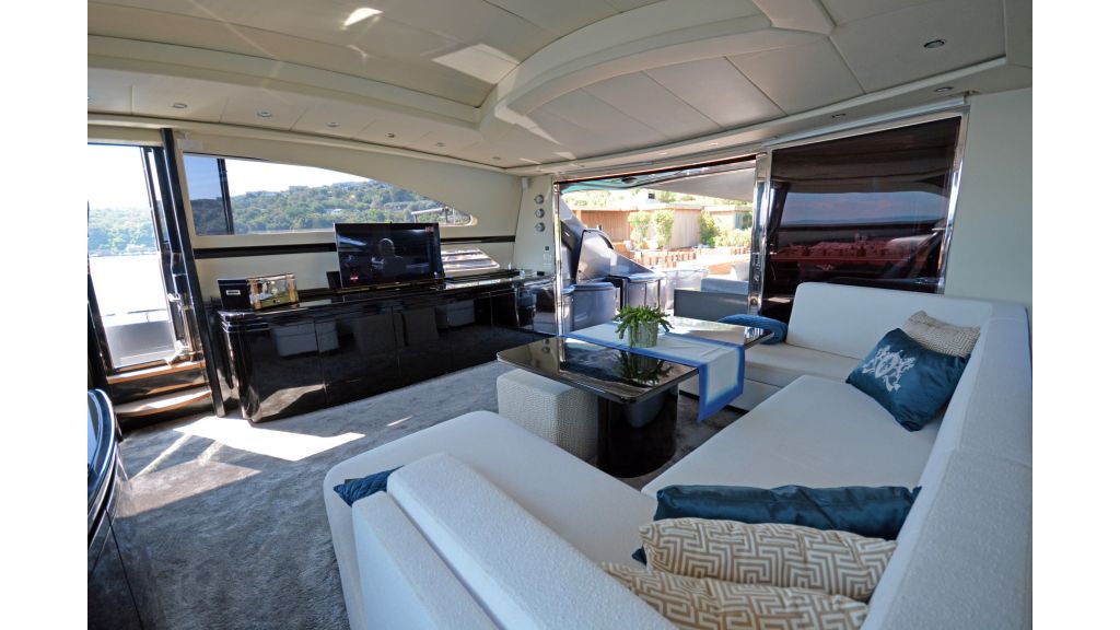 Pershing 88 For Charter (62)