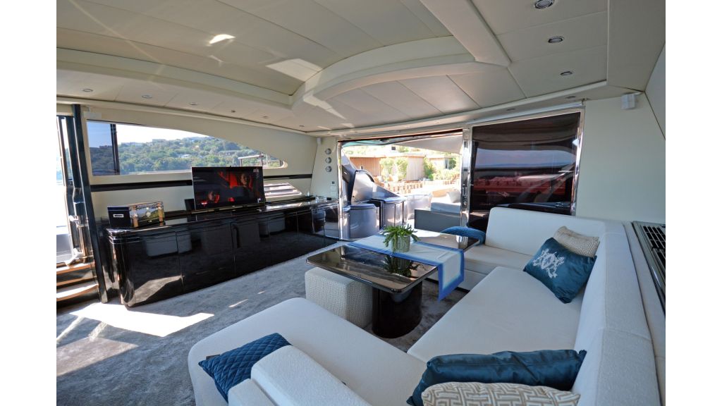 Pershing 88 For Charter