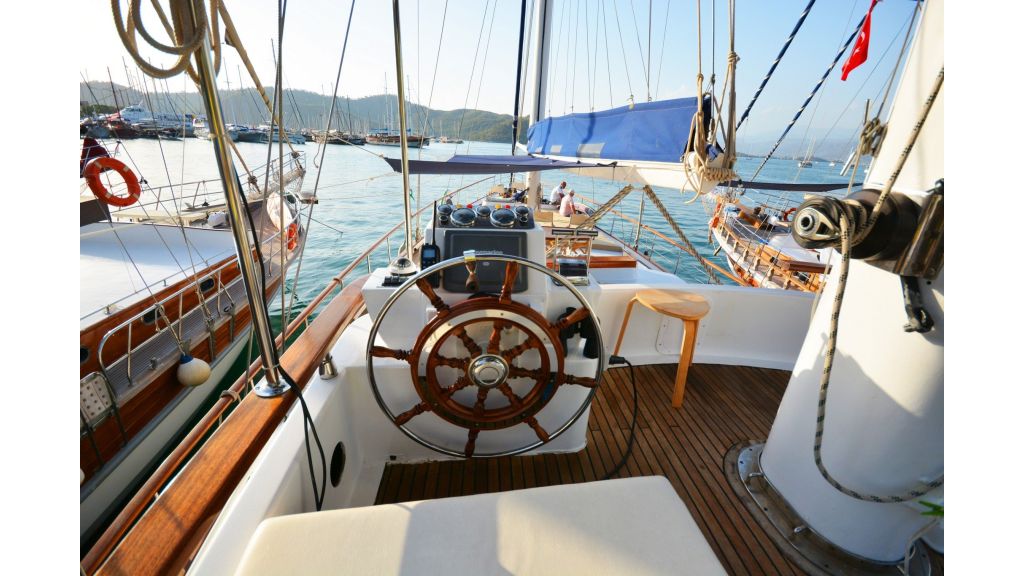 sailing yacht for sale (18)