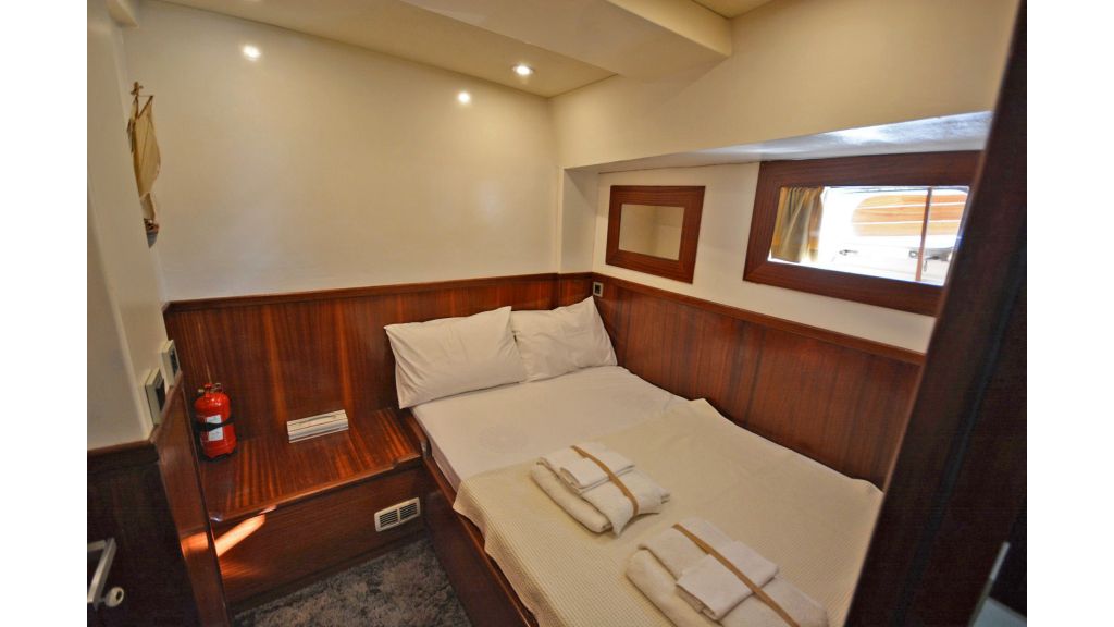 sailing yacht for sale cabins (10)
