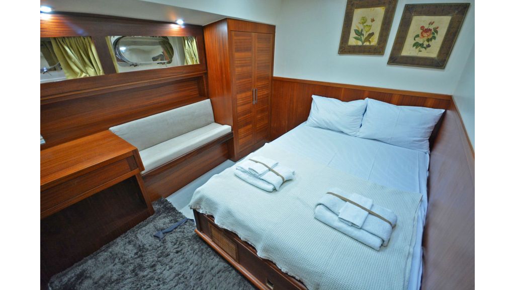 sailing yacht for sale cabins (14)