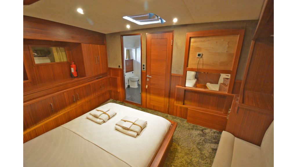 sailing yacht for sale cabins (6)