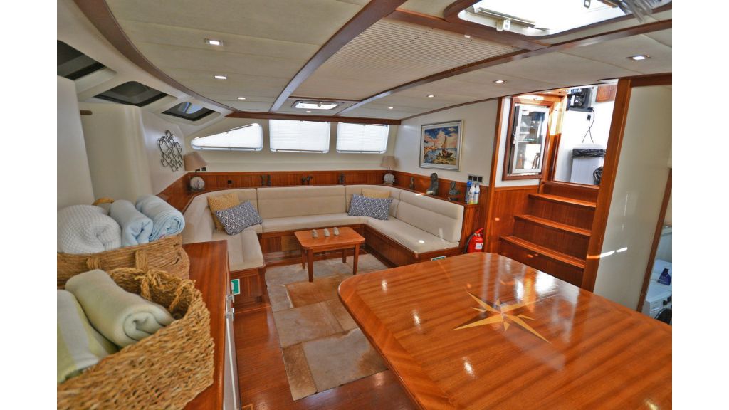 sailing yacht for sale saloon (4)