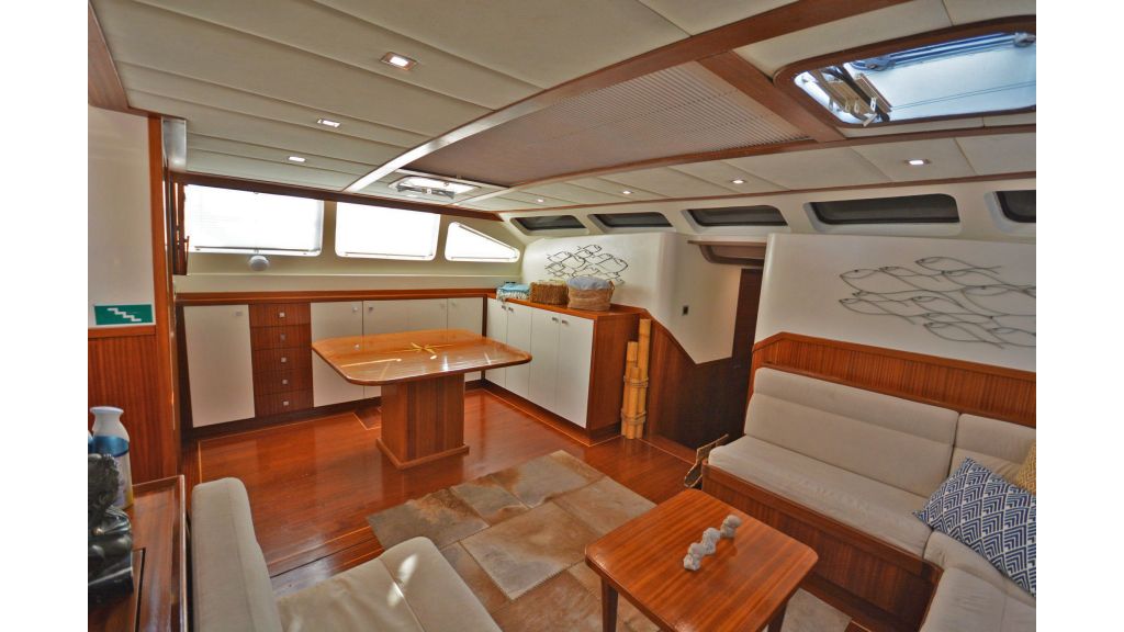 sailing yacht for sale saloon (5)