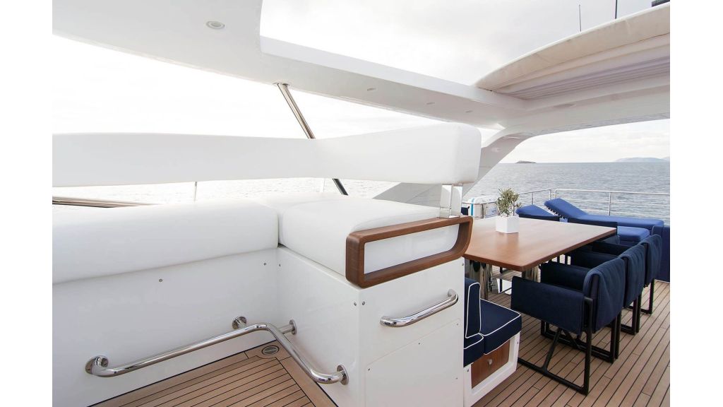 Azimut 95ft For Sale (18)