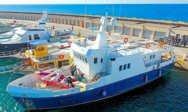 Istra 2 Custom Steel Trawler (4)