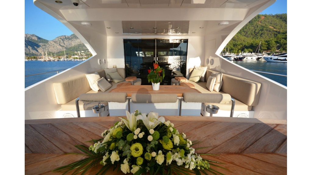 Jaguar 92 Motor Yacht 2 (4)