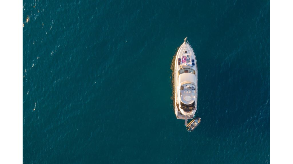 La-Lunna-Motor-Yacht (3)