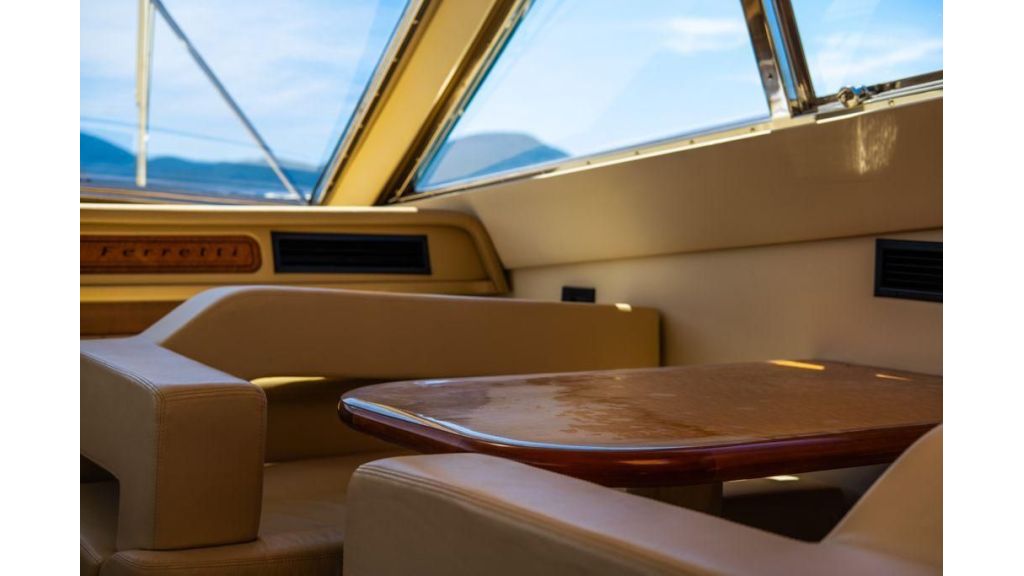 Feretti 53 motor yacht (19)