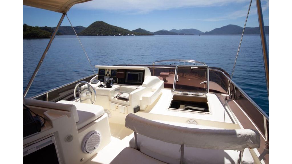 Feretti 53 motor yacht (25)