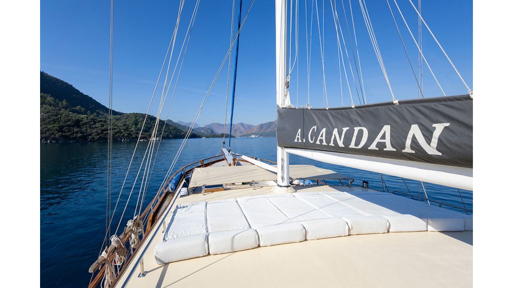 Gulet A. Candan(009)