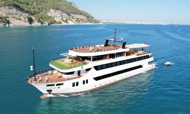 Limitless-Motoryacht-Master