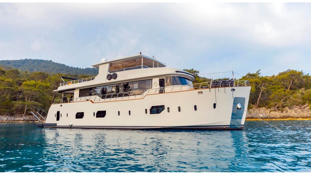 26m-trawler-for-sale-master-3